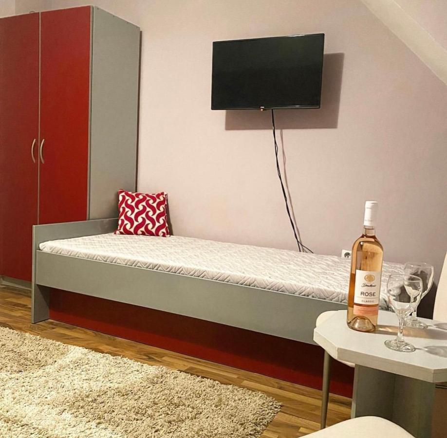 Guest House Aleksandra باغينا باستا المظهر الخارجي الصورة