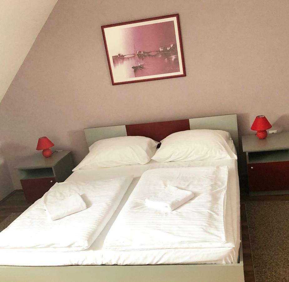Guest House Aleksandra باغينا باستا المظهر الخارجي الصورة
